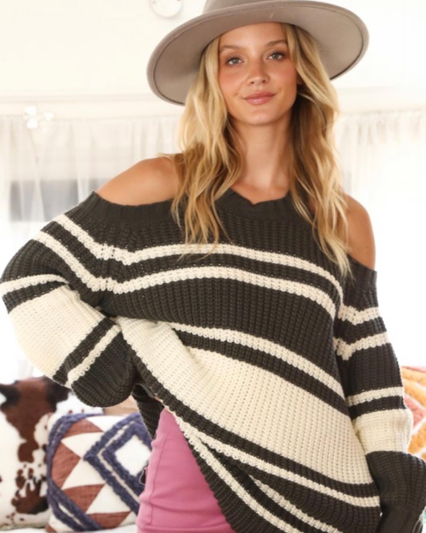 STRIPED COLD SHOULDER SWEATER